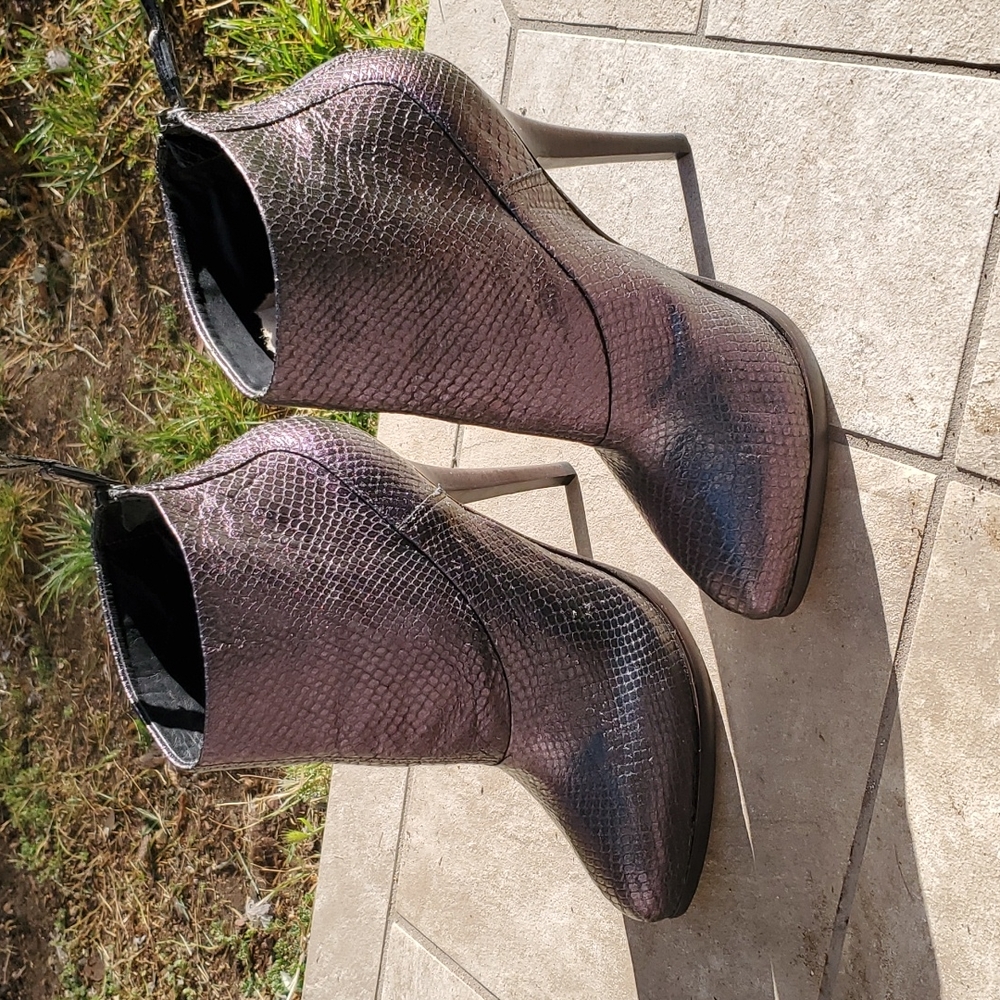 *SALE* AllSaints metallic boots - Picture 2 of 10